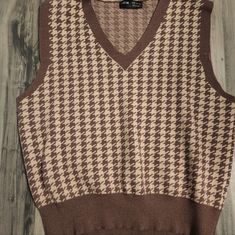 Womens Brown And Tan Sweater Vest. Never Worn. Casual Fitted Brown Vest, Retro Brown Sweater Vest For Winter, Fitted Retro Brown Sweater Vest, Retro Fitted Brown Sweater Vest, Classic Brown Sweater Vest For Fall, Tan Sweater Vest, Womens Sweater Vest, Shein Sweater, Tan Sweater