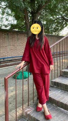 Eid Snaps, Pooja Thakur, Red Kurti, Simple Dress Casual, Simple Frocks, Trendy Shirt Designs, Pakistani Fashion Casual