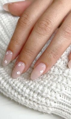 Spring Nails On Natural Nails, Oval Nail Inspo Summer, Soft Light Pink Nails, Oval Nails Designs Spring, Minimalist Nails Natural, Easy At Home Nails, Europe Summer Nails, Proposal Nails, Birthday Nail