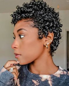 Radiant Shades for Curly Hair Twa Hairstyles, Natural Hair Cuts, Curly Pixie Cuts, Short Natural Hair Styles, Short Curly Hair, Natural Curls