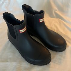 Brand New Without Tags. Hunter Original Chelsea Boots. Color Is Navy But Almost Appears Black Hunter Chelsea Boots Outfit, Boots Women Outfit, Hunter Boots Women, Hunter Chelsea Boots, Hunter Chelsea, Chelsea Boots Outfit, Hunter Shoes, Women Hunters, Boots Outfit