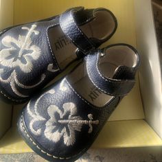 Jack&Lily Navy With White Flower My Shoes 0-6 Months. New In Box Summer Closed Toe Mary Janes With Soft Sole, Spring Mary Janes With Soft Sole And Round Toe, Spring Slip-on Mary Janes With Soft Sole, White Mary Janes With Soft Sole For Spring, Blue Closed Toe Mary Janes For Spring, Casual Mary Janes With Soft Sole, Lily Blue, New Jack, My Shoes