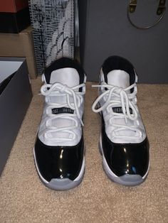 Size 9.5 - Jordan 11 Retro Concord 2018. Classic Jordan Shoes With Contrast Sole And Round Toe, Classic Jordan Shoes With Round Toe, Jordan 11 Retro, Jordan 11, Jordan