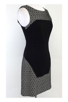 Size 2 Black & White Diamond Pattern Sleeveless Dress 50% Viscose 36% Cotton 12% Nylon 2% Elastane Concealed back zip w/clasp Body-fitting Shoulder to hem 32" Classy Fashion, 50's Dress, Diamond Pattern, Fashion Classy, White Diamond, Fashion Casual, Sleeveless Dress, Casual Fashion, Size 2