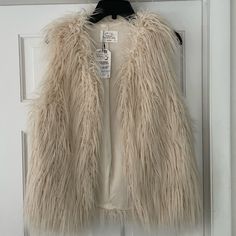 Tag On, Never Used Zara Fitted Winter Vest, Zara Fitted Vest For Winter, Zara Casual Winter Vest, Zara Beige Vest For Fall, Casual Cream Winter Vest, Zara Puffer, Girls Puffer Vest, Argyle Vest, Sleeveless Vest Jacket