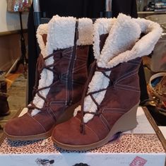 Nwot/Box Bongo Boots "Winter Blast" 7 1/2 M 4472628 Chocolate Sherpa Lined Wedge Fabric Upper Fabric Lining Man Made Sole Wanted These To Work So Bad But My Size 8 Are Just Not Working So I Would Say These Are True To Size At 7 1/2 M. There Are Some "Marks" On Sides Of Wedge (See Photos For Details) Smoke Free Pet Free Winter Synthetic Wedge Heel Boots, Synthetic Winter Wedge Heel Boots, Synthetic Wedge Heel Boots For Winter, Casual Wedge Heel Boots For Winter, Casual Wedge Boots For Winter, Winter Synthetic Wedge Boots With Round Toe, Brown Wedge Heel Boots For Winter, Casual Winter Synthetic Wedge Boots, Boots Winter