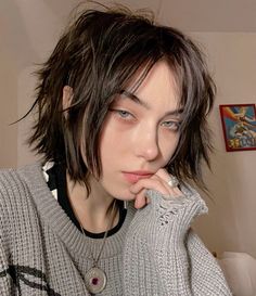 Emo Haircuts Short, Short Emo Hairstyles, Unusual Hairstyles, Short Emo Hair, Emo Haircuts, Emo Hairstyles, Shaggy Hair, Girls Short Haircuts, Shaved Side Hairstyles