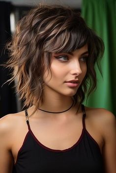 Hair Styles Up Dos Easy, Rocker Haircuts For Women, Rocker Shag Haircut, Bob 2024, Shaggy Cut, Medium Shaggy Hairstyles, Shaggy Bob Hairstyles