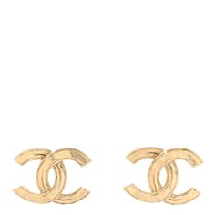 This is an authentic pair of CHANEL Metal CC Earrings in Gold. These classic earrings feature a textured gold Chanel CC logo, simple and elegant. Chanel Earrings Gold, Gold Chanel Earrings, Designer Gold-tone Logo Plaque Earrings For Formal Occasions, Luxury Gold-tone Earrings With Logo Plaque, Classic Yellow Gold Earrings With Logo Plaque, Gold Formal Earrings With Gold-tone Logo, Luxury Gold-tone Earrings For Anniversary, Elegant Yellow Gold Earrings With Gold-tone Logo, Designer Gold Earrings With Polished Finish