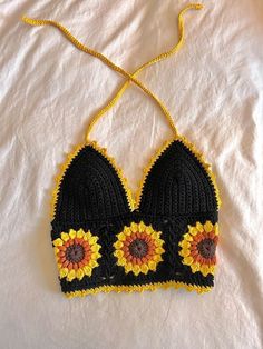 Goth Sunflower, شال كروشيه, Mode Crochet, Crochet Design Pattern, Crochet Clothing And Accessories, Crochet Clothing, Crochet Fashion Patterns, Fun Crochet Projects, Crochet Top Pattern