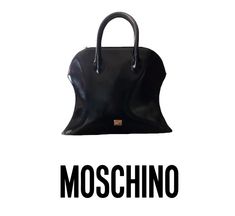 Beau sac à main vintage en cuir des années 90 par redwall pour Moschino voir le logo des années 90. 30ans et dans un état impeccable. Classic Evening Bags With Logo, Formal Double Handle Shoulder Bag With Logo, Formal Logo Satchel Shoulder Bag, Classic Formal Bags With Logo, Formal Double Handle Bag With Logo, Logo Satchel Shoulder Bag For Evening, Evening Logo Satchel Shoulder Bag, Evening Satchel Shoulder Bag With Logo, Formal Top Handle Bag With Logo