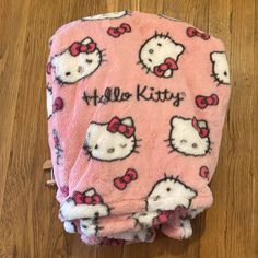 Hello Kitty Bedding, Rare Hello Kitty, Hello Kitty Bed, Kitty Items, Kitty Accessories, Hello Kitty Pink, Fur Throw