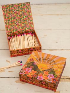 Coffee Table Matches - You Make The World Brighter-view 1 Diy Matches Box Ideas, Handmade Gifts For Coworkers, Treasure Box Ideas, Match Box Design, Gift Boxes For Friends, Fun Packaging Design, Christmas Presents Diy, Decorated Matchboxes, Cute Small Gifts