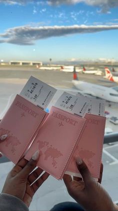 Traveling Asethic, Aesthetic Travelling Photos, Travel Aesthetic Canada Passport, Traveling Pics Aesthetic, Visionboard Aesthetic Travel, Vision Board Images Travel, Airport Vision Board, Passport Asthetics Photos, Female Travel Aesthetic