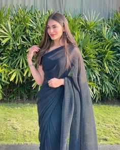 Hairstyle For Fancy Saree Look, Eyes Dp, Pleated Saree, Girl Gamer, 90s Outfits, Saree Ideas, Saree Wearing Styles, Sarees For Girls, Simple Saree Designs