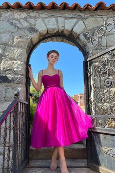 Tulle Gown Prom, Tea Length Tulle, Designer Midi Dresses, Vintage Prom, Party Kleidung, Prom Dresses Vintage, فستان سهرة, Tulle Gown, Short Prom