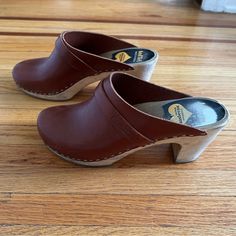 Swedish Hasbeen Classic Clogs In Oxblood Leather. Used But In Very Good Condition! Swedish Hasbeens, Oxblood Leather, Red Brown, Mule Clogs, Mules Shoes, Clogs, Women Shoes, Red, Leather