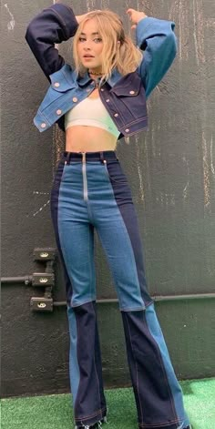 “sabrina carpenter is meant for the stage 🫶🫶” Sabrina Carpenter Style, Sabrina Carpenter Outfits, Mode Chanel, Mode Vintage, Looks Style, Mode Inspiration, Teen Fashion Outfits, Looks Vintage, Retro Outfits