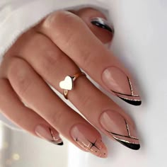 Pink Stiletto Nails, Nagel Tips, Gold Nail, Valentine Nails, Colorful Nails, White Nail, Pedicure Nail Art, Girls Nails, New Year's Nails