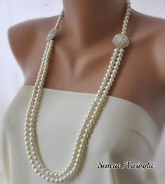 Handmade Wedding Necklace with Pearls and by HMbySemraAscioglu Wearing Pearls, Necklace With Pearls, Wear Pearls, Pearls Necklace, Pearl And Lace, Crystal Brooch, A Necklace, Elegant Necklaces, Handmade Wedding