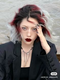 Red And White Split Dye Hair, Red And Black Dyed Hair, Cool Hair Color Ideas For Short Hair, Alt Hair Dye, Unique Hair Dye, Red White Hair, Short Bleached Hair, Alt Hair, Hairstyle Inspo