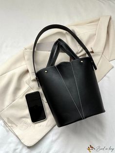 Bird in Bag - Medium Bucket Bag Retro Office, Aesthetic Women, Black Khakis, Y2k Aesthetic, Bird In Bag, Bag Bag, Medium Bags, Women's Casual, Packing List