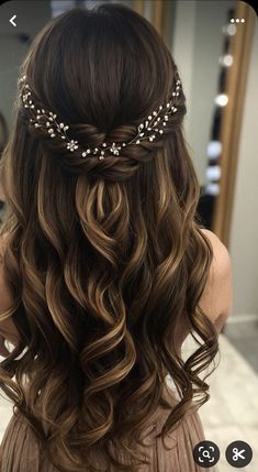 New Hairstyles For Wedding, Hairstyle On Gown, Hair Ideas For Homecoming, Hairstyles On Gown, Wedding Hairstyles Black Hair, Hairstyle With Gown, Hair Down Bridal Styles, Front Hairstyles For Open Hair, Prom Hair Inspiration