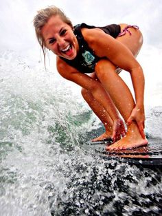 Damn it I wish I was that cool! lol Wake Surfing, Surfergirl Style, Surfer Girls, Learn To Surf, Action Shots, Surf Life, Sweet Summertime, Summer Lovin, Surfer Girl