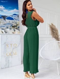 Material:90-95% Polyester.Features: Solid color. sleeveless. ruffle. belt. pleated. long pants. wide-leg. jumpsuits.Style: Casual. office. Sleek Jumpsuit, Pleated Jumpsuit, Bodycon Tops, Casual Office, Long Sleeve Bodycon, Black Jumpsuit, Tops For Leggings, Long Pants, Red White Blue