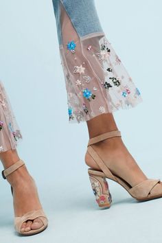 Detail Couture, Mode Shoes, Diy Vetement, Dresses Summer, Embroidery Fashion, Mode Inspiration, Fashion Details, Who What Wear, Dresses Casual