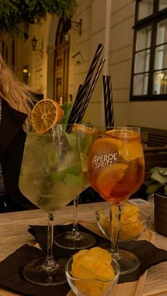 Fancy Drinks Aesthetic, Drinks Aesthetic Night, Beverages Aesthetic, Restaurant Pictures, Natural Skin Care Ingredients, Monster High Pictures, Dream Motivation