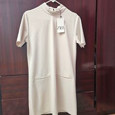 Zara Dress In Off White/Beige Size M New With Tags Affordable Button-up Zara Dresses, Affordable Zara Button-up Dresses, White Beige, Zara Dresses, Zara, Colorful Dresses, Off White, Midi Dress, Womens Dresses