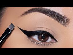 How To Liquid Eyeliner For Beginners, Spoon Eyeliner Trick, How To Make Eyeliner Wings, Eyeliner Wings How To Do, Thick Winged Eyeliner Goth, How To Draw A Cat Eye Winged Liner, How To Draw Cat Eyes Eyeliner, Wing Eyeliner Looks, How To Draw Cat Eyes