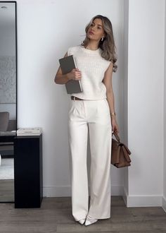 All White Office Outfit, Old Money Corporate Outfit, White Tailored Pants Outfit, White Slacks Outfit, Doctor Outfit Women, Corporate Outfits Summer, Pantalon Blanco Outfit, Intern Fits, Modest Chic Outfits