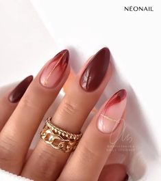 It’s time to get your nails ready for the holiday season with these creative December nails ideas. Add a touch of glamour with metallic nail polish in festive gold or silver shades. Experiment with a plaid pattern in rich red… December Nails Ideas, Cute Winter Nails, Metallic Nail, Metallic Nail Polish, Snowflake Nail Art, December Nails, Elegant Nail Art, Nails Trends, Winter Nails Acrylic