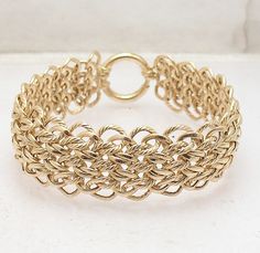 Classic Yellow Gold Filigree Bracelet, Ceremonial Gold Filigree Bracelet, Yellow Gold-plated Bracelet With Toggle Clasp, Yellow Gold Filigree Bracelets, Gold Plated, Luxury Gold-tone Polished Finish Chain Bracelet, Fine Jewelry Bracelets, Bracelets And Charms, Link Bracelets, Gold Metal