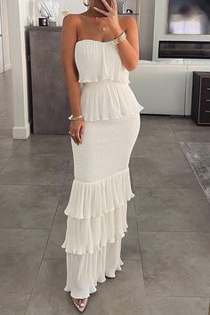 Ruffle Layered Dress, Ruffle Long Dress, Strapless Long Dress, Elegante Y Chic, Gaun Fashion, Party Kleidung, Layered Dress, Off Shoulder Fashion, Bandeau Dress