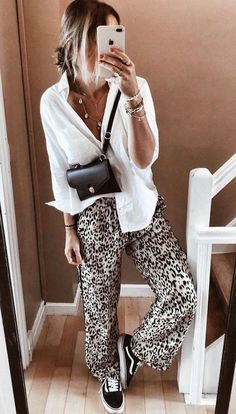 tenue Fashion Pants Outfit, Leopard Print Outfits, Leopard Print Pants, Outfit Trends, Print Pants, Print Trends, Looks Style, Mode Inspiration, Outfits Casuales