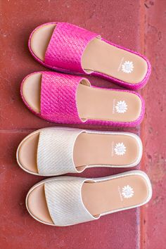 Add a bit of tropical flair to your summer sandal collection with these ultra-padded raffia slides. The modern flatform bottom will give a little lift and keep you moving all day long. Comfortable Summer Platform Slippers With Textured Sole, Summer Platform Open Toe Slides, Woven Slip-on Slides, Comfortable Beach Platform Slippers With Textured Sole, Comfortable Platform Slippers With Textured Sole For Beach, Summer Espadrilles With Textured Sole, Platform Slide Slippers For Vacation, Summer Platform Slides, Pink Casual Platform Slippers For Vacation