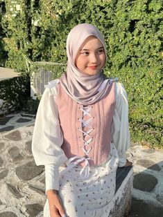 Pink Outfit Hijab, Hijab Fits, Ootd Hijab Style, Frame Edit, Hijabi Fits, Girls Hijab, Mix Match Outfits, Girly Outfit