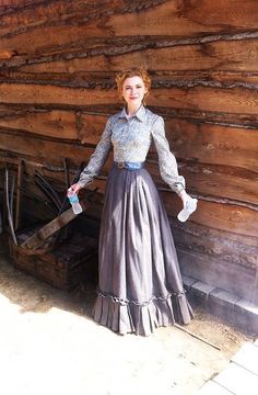 Old Western Dresses Wild West, Historical Western Outfits Women, Frontier Women Clothing, Modern Pioneer Fashion, 1800s Southern Fashion, Old Western Women Outfits, Western Outfits Women Old Fashioned, Old West Women Fashion, 1860s Western Fashion