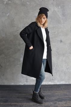 Black wool coat / Black elegant coat / Black classic coat Oversized Wool Coat For Formal Winter Occasions, Oversized Long Formal Outerwear, Oversized Long Outerwear For Formal Occasions, Oversized Single Breasted Long Coat, Oversized Winter Blazer, Oversized Single-breasted Long Coat, Oversized Long Wool Coat Single Breasted, Modern Outerwear With Lapel Collar For Winter, Oversized Winter Business Outerwear