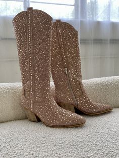 Similar to our BESTSELLING Put The Sparkle In The Party Western Boots, we give you..Shoes That Shine Silver Rhinestone Western Boots!!! Same sparkle, but a little bit taller!! Yes, count us in!!  Silver rhinestone pointed toe western boot, half zipper closure on the inside, heel is a wooden stacked heel  Runs true to s Girl Boss Book, Amazing Lace, Country Concert, Native Style, Western Boot, Silver Shoes, Silver Rhinestone, For Love And Lemons, Stacked Heel