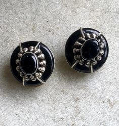 Beautiful Sterling Silver Black Onyx Modernist Vintage Clip on Earrings Black Polished Evening Earrings, Vintage Black Round Clip-on Earrings, Black Onyx Earrings With Polished Finish, Vintage Black Pierced Earrings, Vintage Black Enamel Clip-on Earrings, Black Polished Finish Earrings For Evening, Black Vintage Pierced Earrings, Black Polished Earrings For Evening, Black Vintage Round Clip-on Earrings