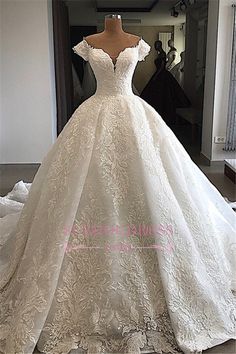 Suzhoufashion.com custom made this cheap high quality dress, we sell dresses online all over the world. Also, extra discount are offered to our customers. We will try our best to satisfy everyone and make the dress fit you well. Wedding Dress Cinderella, Baju Kahwin, Princess Silhouette, Wedding Dress Fabrics, Dress Out, Satin Color, Bride Shoes, Gown Wedding, Lace Fashion