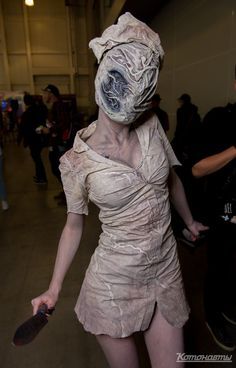 Nurses From Silent Hill, Nurse From Silent Hill Costume, Silent Hill Nurse Makeup, Silent Hill Halloween Costumes, Silent Hill Nurse Art, Silent Hill Nurse Cosplay, Halloween Nurse Costumes, Nurse From Silent Hill, Scary Nurse Costume