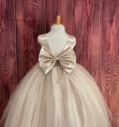 Champagne Pearl Tulle Ankle Length V-back Flower Girl Wedding - Etsy Neutral Flower Girl Dresses, Flower Girl Jewelry Set, Champagne Flower Girl, Flower Girl Dresses Champagne, White Wedding Decorations, Boho Flower Girl, Flower Girl Wedding, Ivory Flower Girl, Ivory Flower Girl Dresses