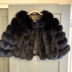 This Is Like New, Only Wore Once.. 100% Real Fur Questions? Leave A Comment Below! Fox Fur Jacket, Fox Fur Coat, Real Fur, Fox Fur, Fur Jacket, Fashion Fashion, Fur Coat, Fox, Jackets & Coats