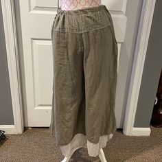 Very Cute Beach Sunmer Pants Bottom Has White Lining. This Is One Size Fits All It Has A Draw Sting. I Would Say It Won’t Fit Size 14 And Up. Never Worn. Summer Linen Pants, Summer Pants, One Size Fits All, Pant Jumpsuit, Wide Leg, Womens Sizes, Pants For Women, White, Pants