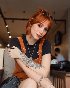 80 ideias de cabelo ruivo curto para um visual deslumbrante - Foto 17 Short Red Hair Styles, Short Copper Hair, Cheveux Oranges, Copper Red Hair, Red Hair Inspo, Red Haired Beauty, Ginger Hair Color, Hair Idea